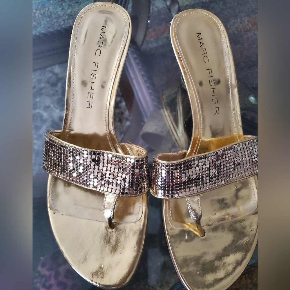 GOLD SANDALS